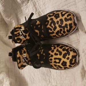 Womens size 8 APL cheetah print athletic shoe